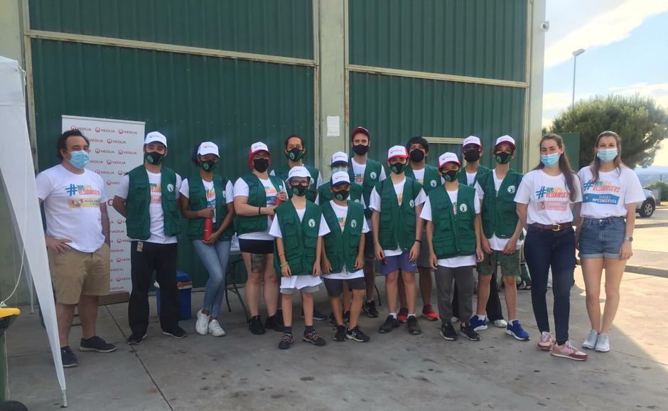 Voluntarios en el evento de recogida de basura