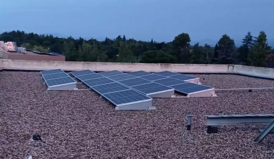 placas-solares-veolia-edificio-gobelas